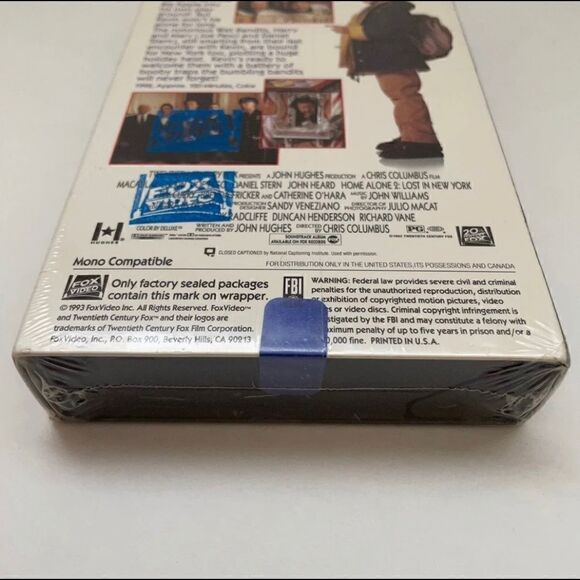 Home Alone 2: Lost In New York Sealed VHS - Picture 2 of 4
